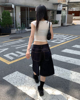 Raw bermuda pants