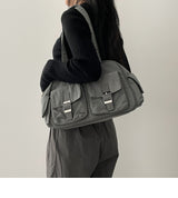 An B-Pocket Shoulder Bag