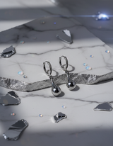 [ITZY Yuna Piercing] メタリックウォータードロップハギーズピアス