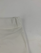 Hinnit Low-Rise Shorts (white)