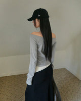 [ORIGINAL] Pub Off-Shoulder Long Sleeve T-Shirt