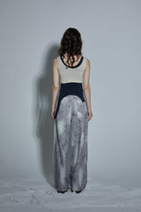 SLOW SLEEVELESS TOP