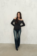 st off shoulder t (black)