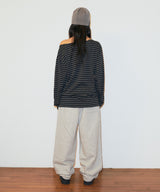 カットアウト プレゼント オフショルダーTシャツ