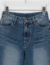 バヒウウォッシュ加工ワイドデニムパンツ