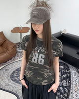 Leen86カモクロップドTシャツ
