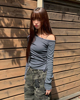 Yusi Stud Strap Asymmetrical ワンショルダーロングスリーブTシャツ