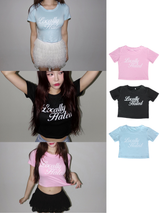 Short-sleeved cropped T-shirt with coloring lettering