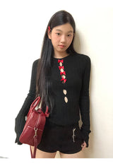 Red bow slit long-sleeved knit shirt