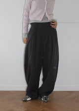 TUCK BALLOON SLACKS