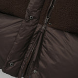 アーチチェリーフリースミックスクロップダウンジャンパー [DARK BROWN]