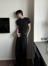 カッティングマッスルフィットTシャツ