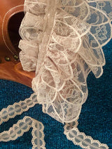 Lace knee belt