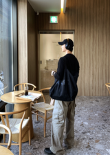 アーロンモーデンエッセンシャルセミクロッピードロングスリーブTシャツ