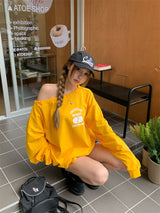 Boxy loose fit off-shoulder sweatshirt