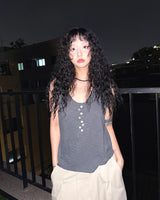 (2color) Mismatched Button Neck Slub Sleeveless Tee