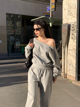 [MADE] Stern hip-to-way off-shoulder sweatshirt