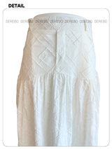 hot sealing plaid white long skirt