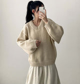 Disco Pop Duc Thick Sleeve Punching V-Neck Knit