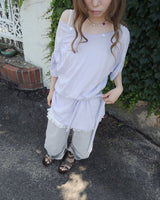 MELT BUTTON OFF-SHOULDER T-SHIRT