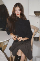 Chic black unbalanced off-shoulder knitwear