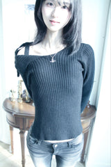 Soft Off-Shoulder Knitwear (2color)