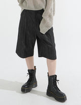 Pintuck Wide Raw Denim Bermuda Pants