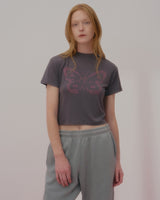 テキストバタフライクロップTシャツ-CHARCOAL