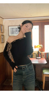 Leopard scarf unbalanced off-shoulder knitwear