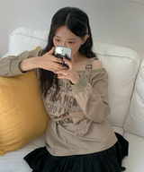 Yuto One Off-Shoulder T-Shirt