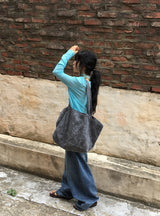 Chisa vintage flower pigment tote bag