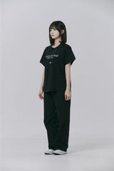 FMW レタリング ロゴ Tシャツ (W) - ブラック