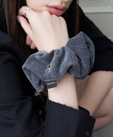 EYELET SCRUNCHIE