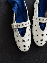 metal eyelet flat shoes (white)
