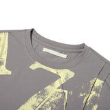 COLLECTION PIN TUCK POINT GRAPHIC T-SHIRT [GRAY]