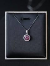 Must-have necklace for a sophisticated girl