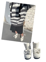Ribbon fleece boots