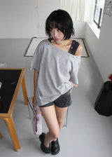 EYELET OFF SHOULDER TEE