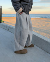 Tone curved fleece balloon sweat pants