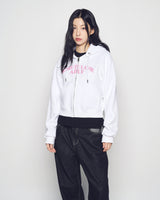 25FW WOMAN アーチシェイプドロゴクロップナッピングフーディージップアップ