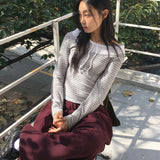 Laso Stripe Strap Layered Outer Fleece-Colored off-shoulder T-Shirt