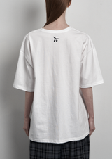 [mnem] olive print oversized t-shirt (white)