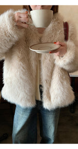 V-neck quilted ivory fur jacket