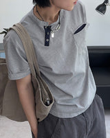 テズダイアゴナルヘンリーネックTシャツ