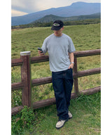 Back-banding raw denim pants