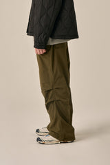 VOLUME POCKET PINTUCK PANTS - KHAKI