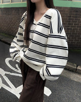 [ORIGINAL] Soy Stripe V-Neck Oversized Sweatshirt