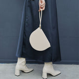 HALF MOON_black