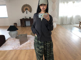 CAMO BAGGY CROPPED SWEAT PANTS