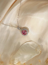 Refreshing and fashionable pink necklace for summer